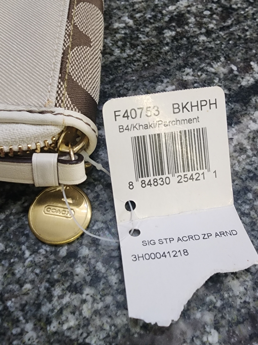 Coach Legacy Signature Canvas Continental Wallet- F40753 - Picture 3 of 13